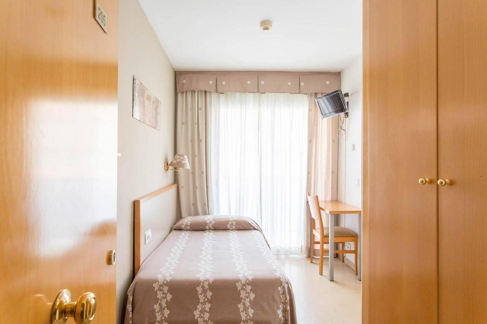 Hotel Cosmos Tarragona Ngoại thất bức ảnh