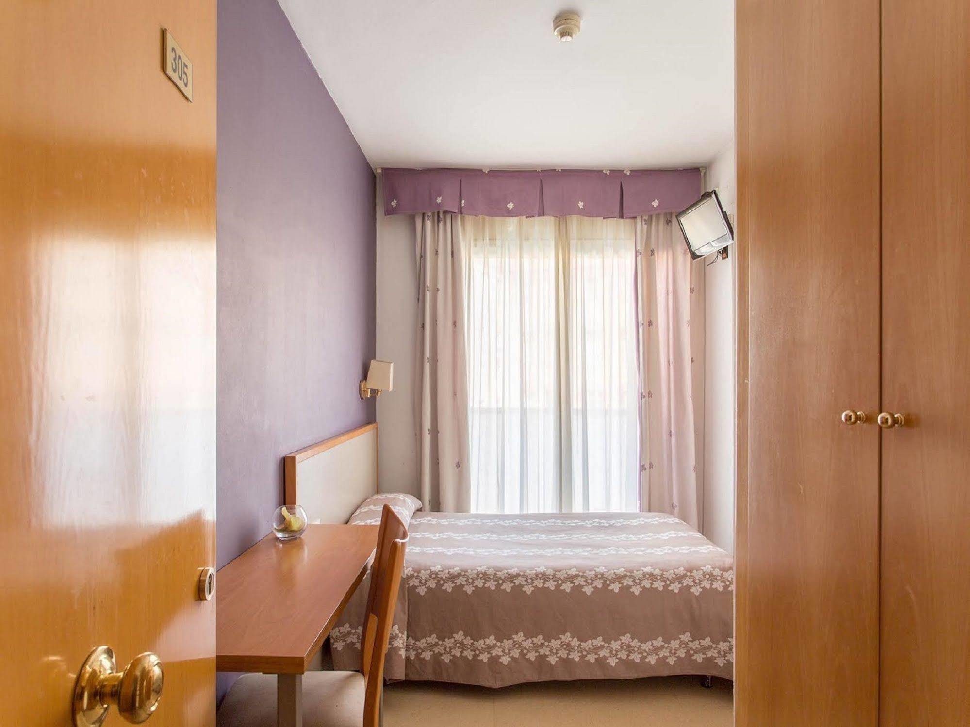 Hotel Cosmos Tarragona Ngoại thất bức ảnh