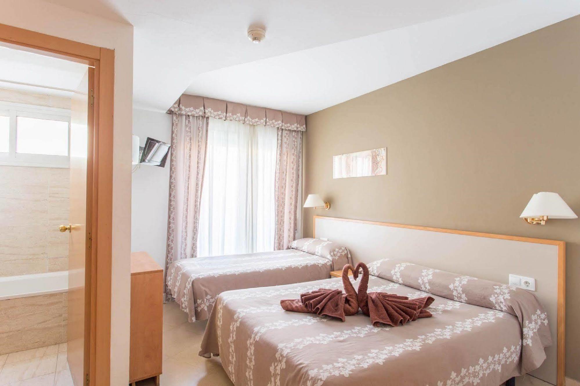 Hotel Cosmos Tarragona Ngoại thất bức ảnh